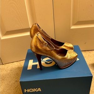 Women’s BCBGeneration platform shoes size 8.5